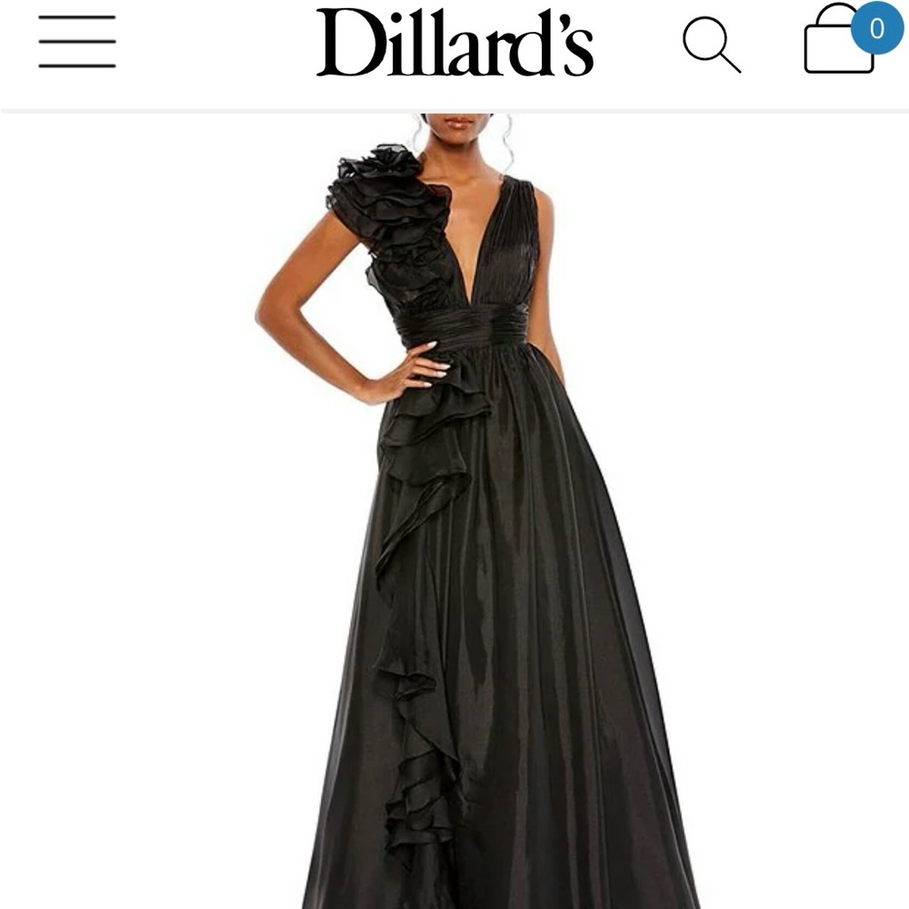 Mac Duggal Deep v-neckline Sleeveless Ruffled shoulder - Picture 5 of 7